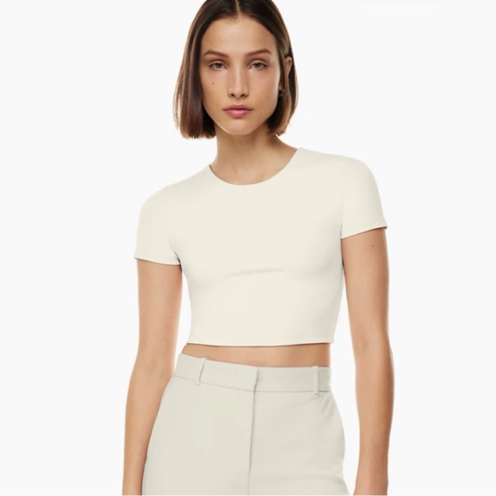 Women's Aritzia Babaton Contour Crop Top in Matte Pearl